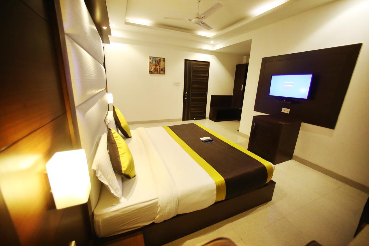 Hotel Aero Star Near Delhi Airport ニューデリー エクステリア 写真